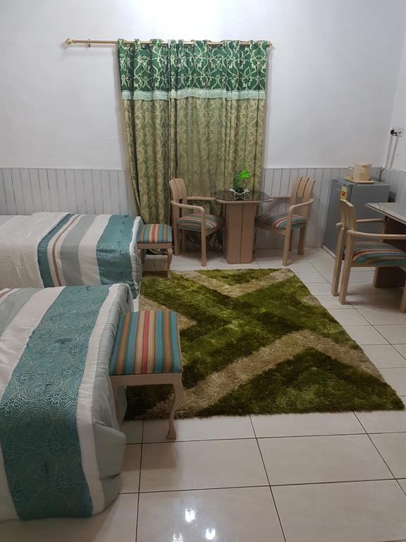 Hill View Hotel West Airport Аккра Экстерьер фото